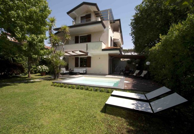 Villa in Forte dei Marmi - Villa Bianca