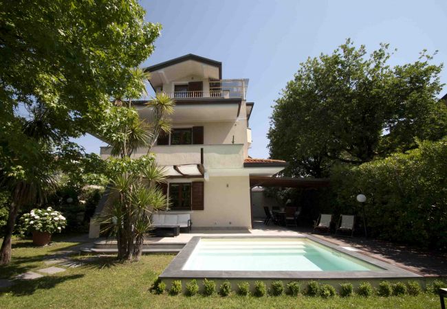 Villa in Forte dei Marmi - Villa Bianca