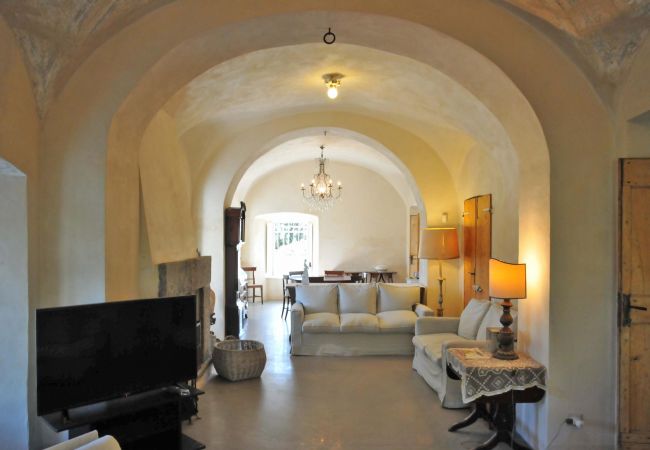 Villa in Luni Mare - Villa Linda 12 Pax