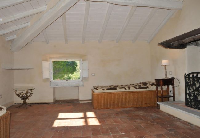 Villa in Luni Mare - Villa Linda 12 Pax