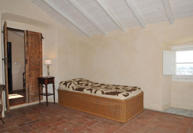 Villa in Luni Mare - Villa Linda 12 Pax