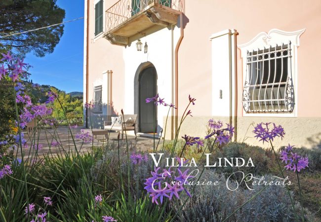 Villa in Luni Mare - Villa Linda 12 Pax